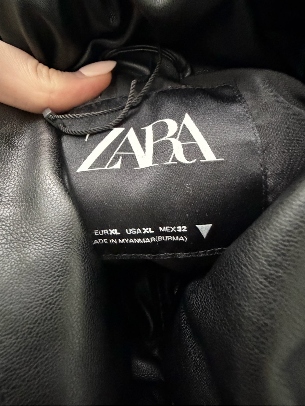 ZARA FAUX LEATHER PUFFER VEST SIZE XL - Picture 4 of 4